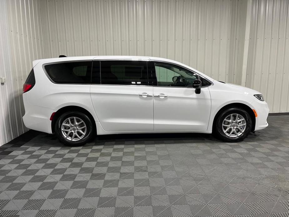 new 2024 Chrysler Pacifica car, priced at $43,155