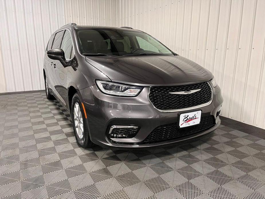 used 2021 Chrysler Pacifica car, priced at $32,999