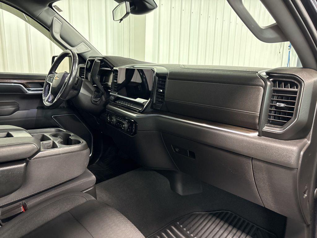 used 2022 Chevrolet Silverado 1500 car, priced at $38,999