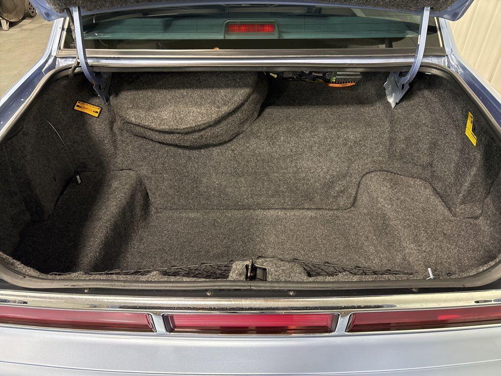 used 1995 Lincoln Town Car car, priced at $6,500