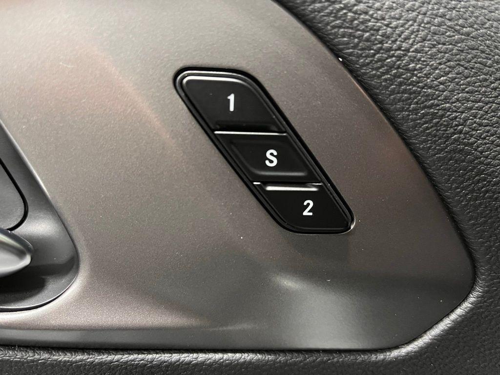 new 2025 Chrysler Pacifica Hybrid car, priced at $54,030