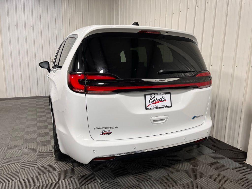 new 2025 Chrysler Pacifica Hybrid car, priced at $54,030