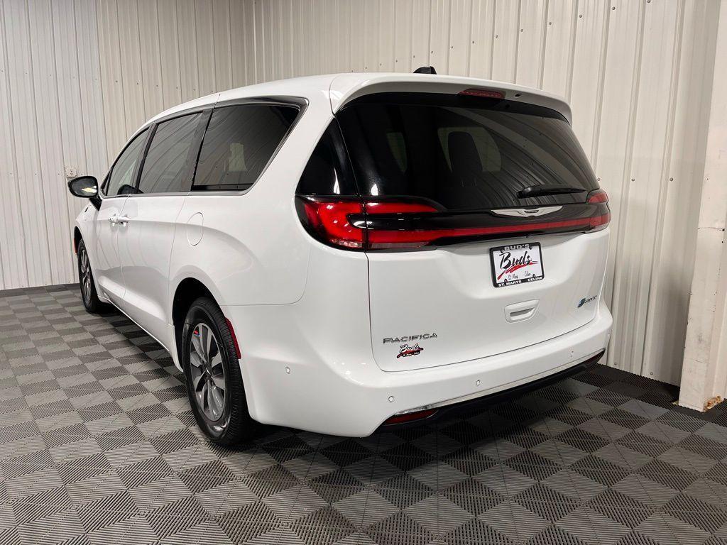 new 2025 Chrysler Pacifica Hybrid car, priced at $54,030