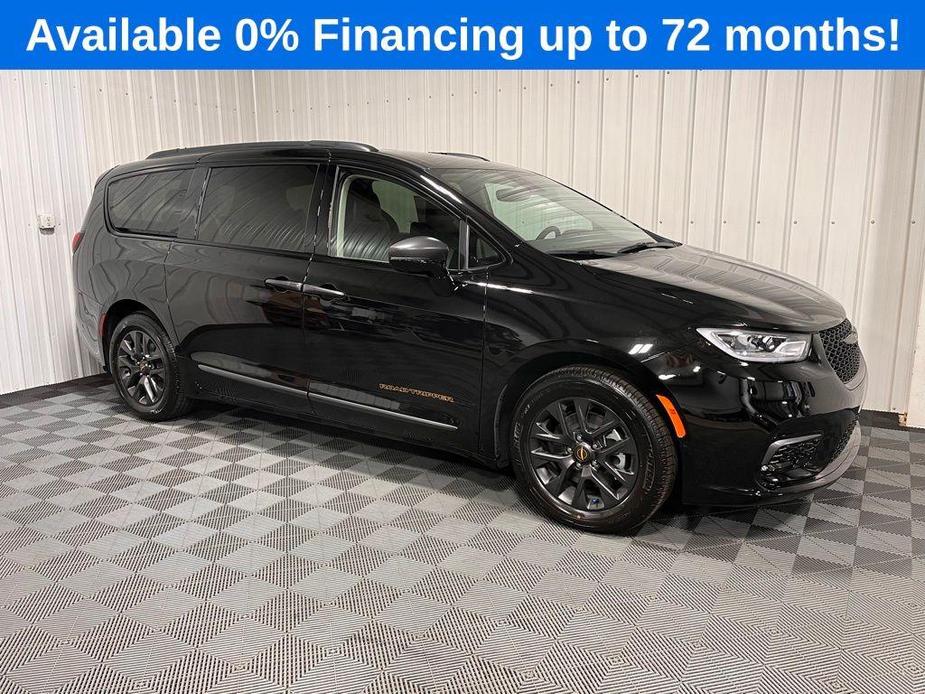 new 2024 Chrysler Pacifica Hybrid car, priced at $54,049