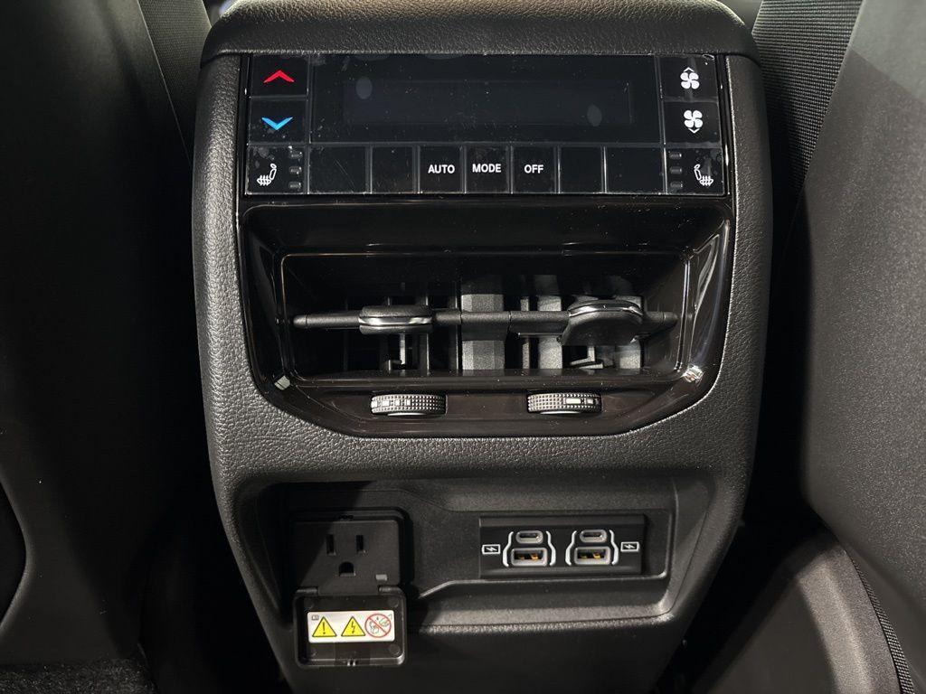 new 2025 Jeep Grand Cherokee L car, priced at $50,374