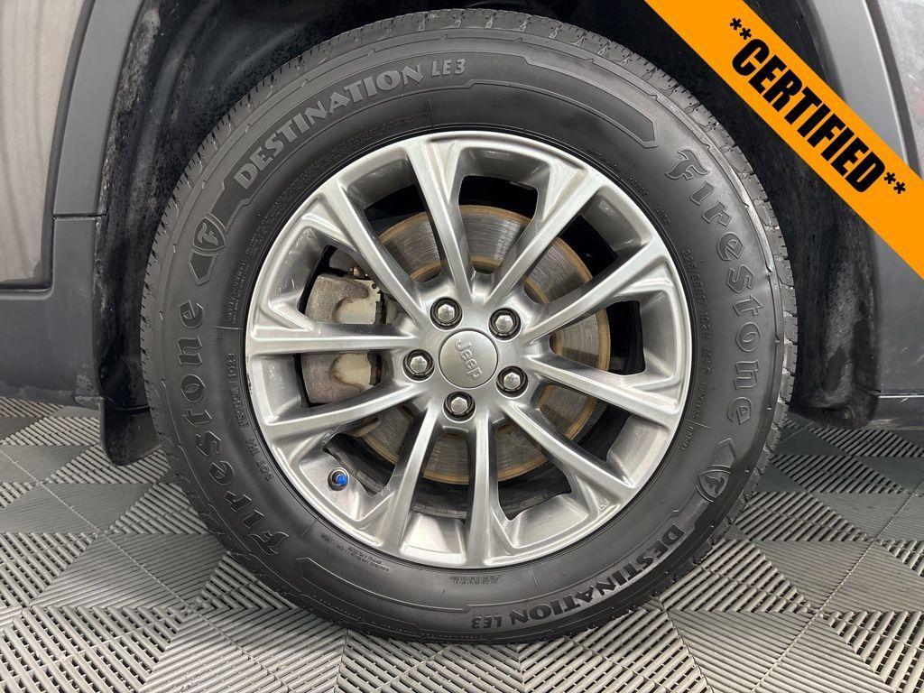 used 2019 Jeep Cherokee car, priced at $15,999