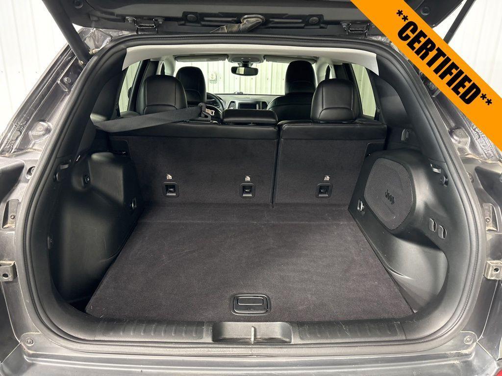 used 2019 Jeep Cherokee car, priced at $15,999