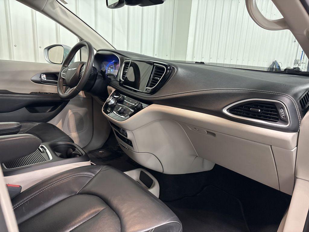 used 2022 Chrysler Pacifica car, priced at $32,578