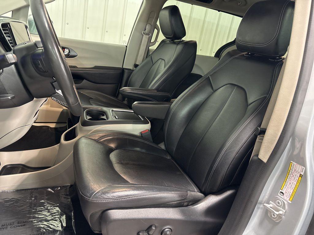 used 2022 Chrysler Pacifica car, priced at $32,578
