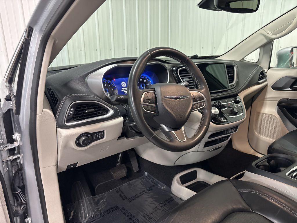 used 2022 Chrysler Pacifica car, priced at $32,578