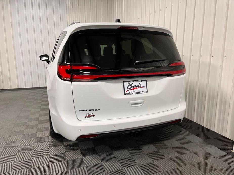 new 2024 Chrysler Pacifica car, priced at $44,464