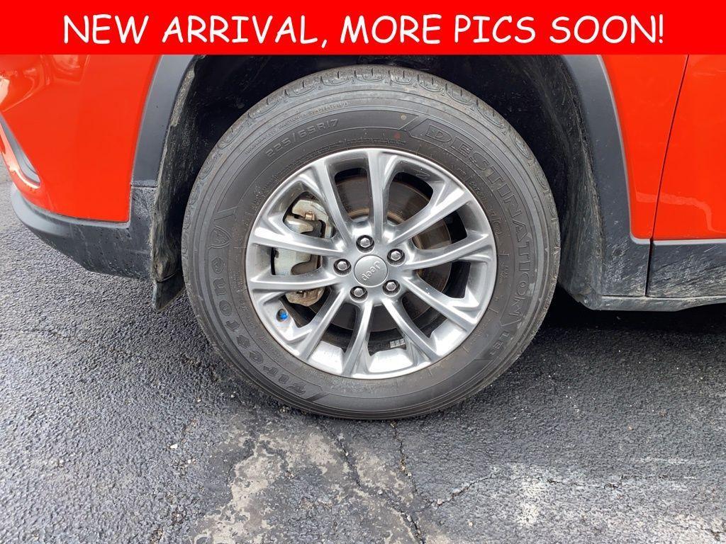 used 2021 Jeep Cherokee car