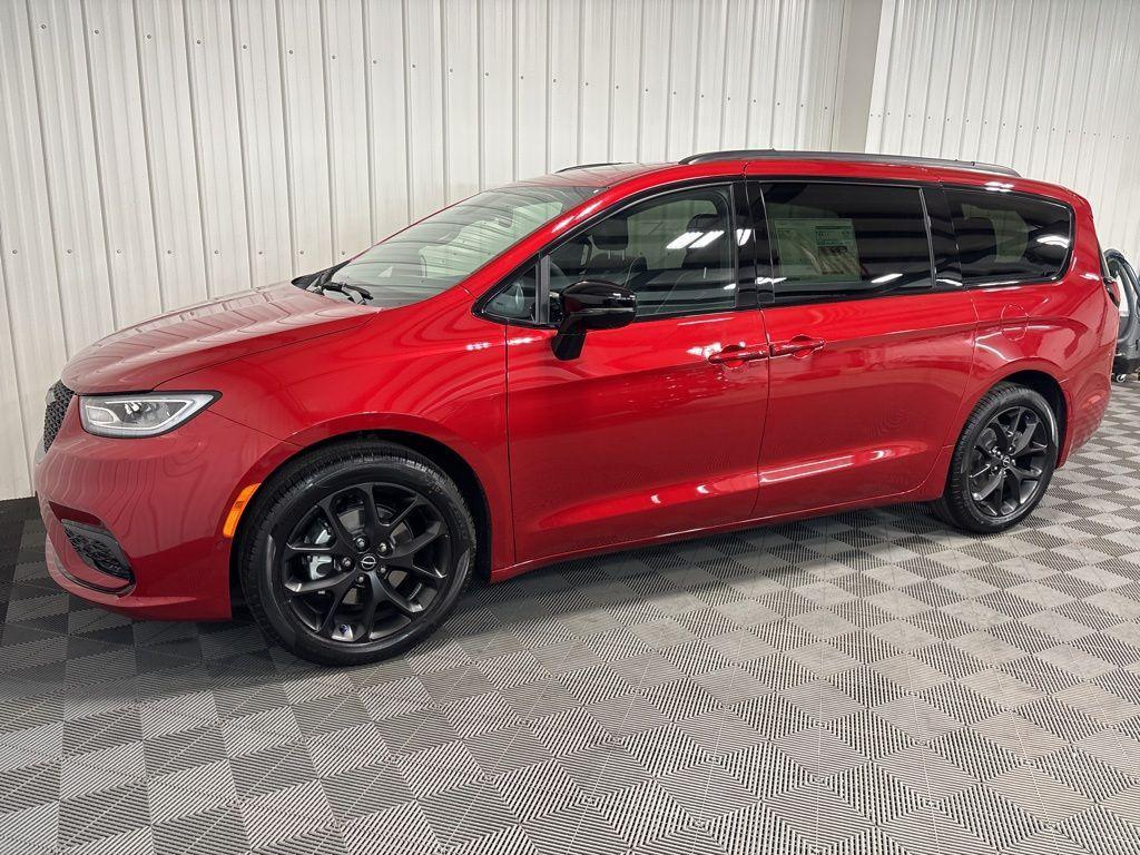 new 2026 Chrysler Pacifica car, priced at $53,434