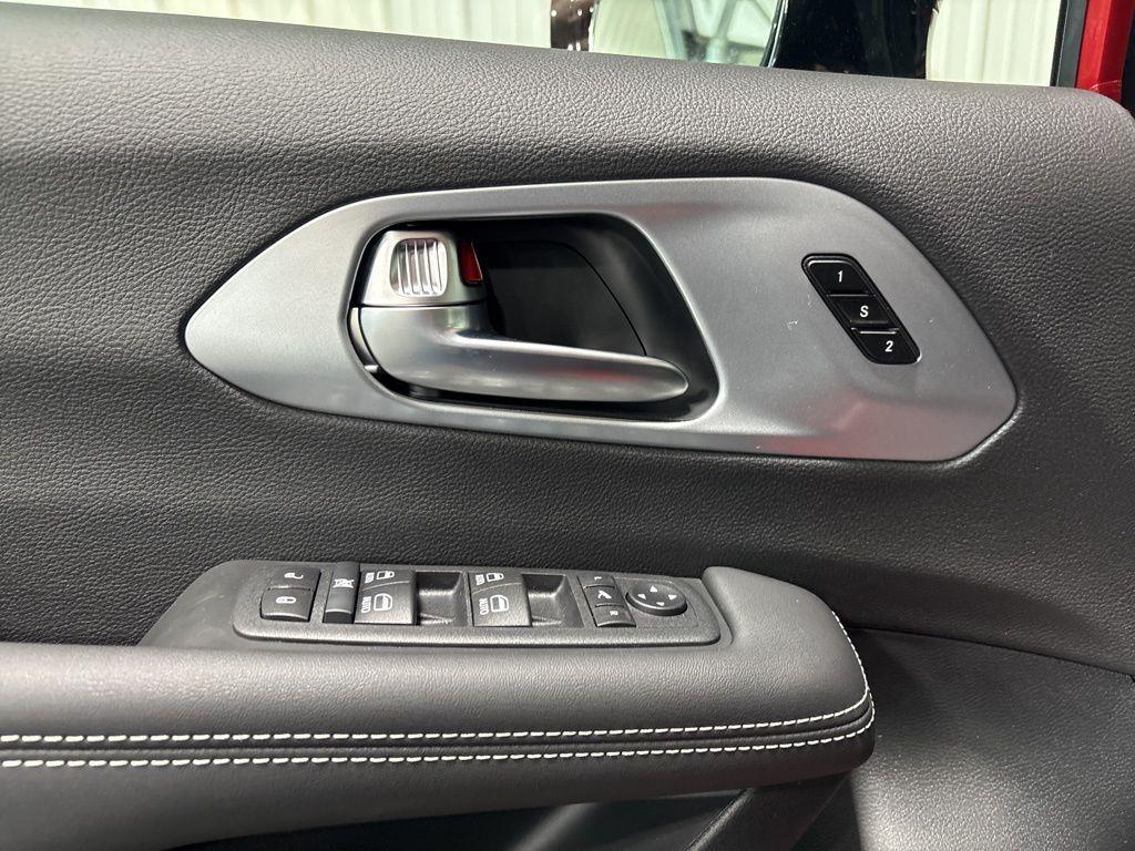 new 2026 Chrysler Pacifica car, priced at $53,434