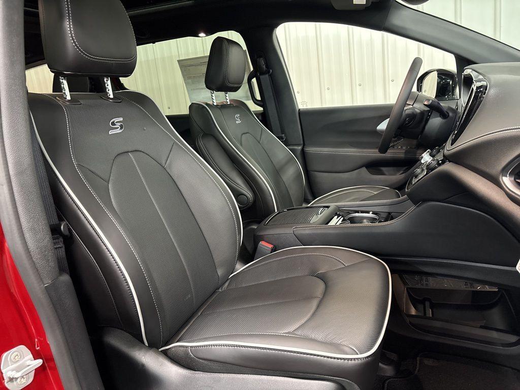 new 2026 Chrysler Pacifica car, priced at $53,434