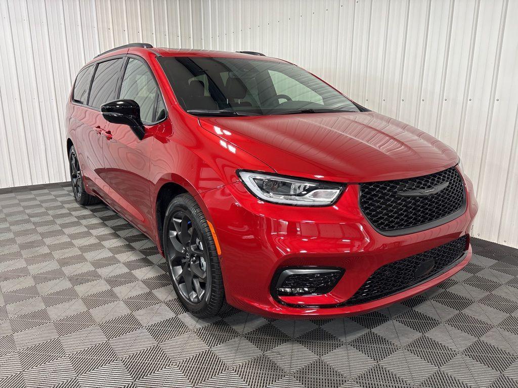 new 2026 Chrysler Pacifica car, priced at $53,434