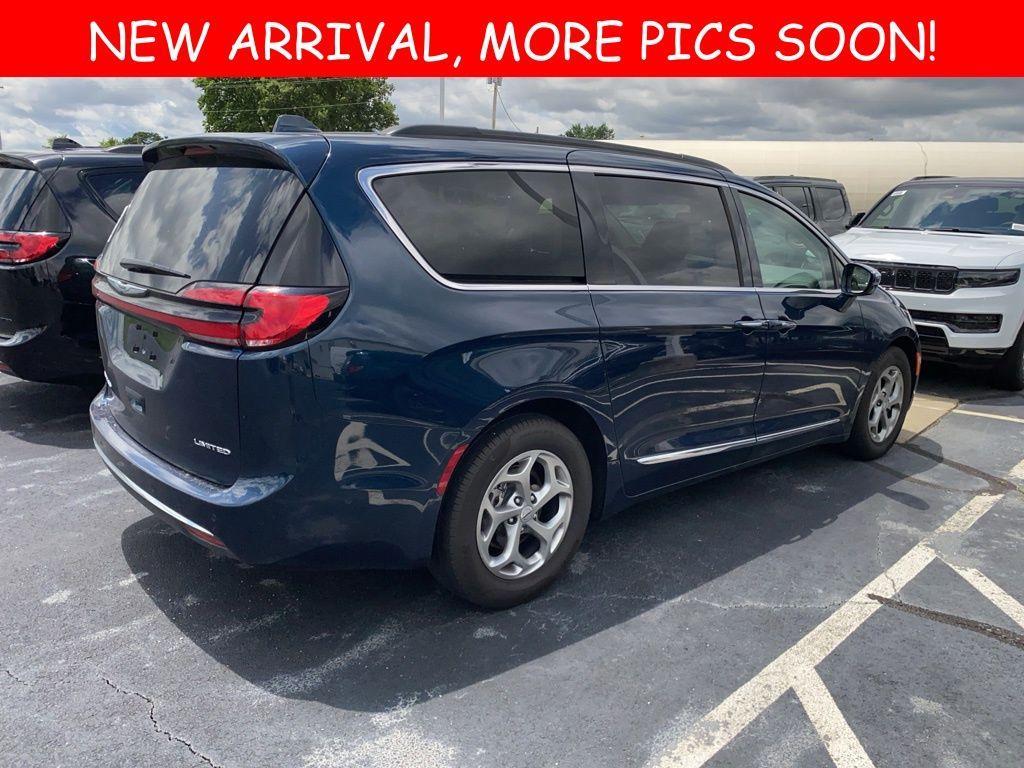 used 2022 Chrysler Pacifica car
