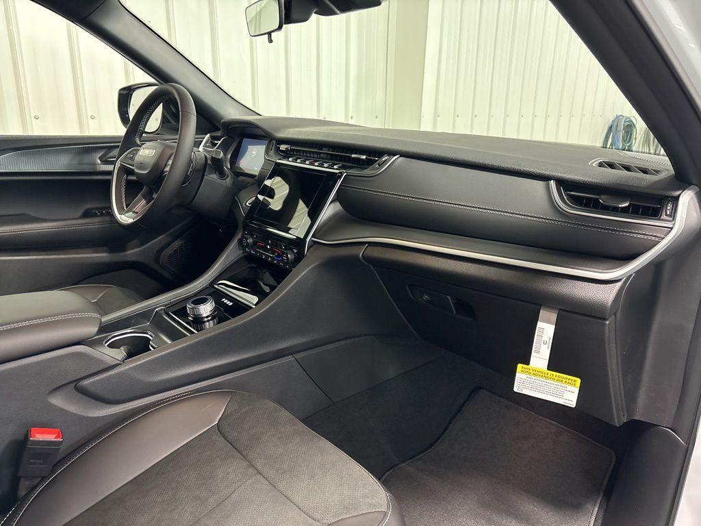 new 2025 Jeep Grand Cherokee L car, priced at $49,263