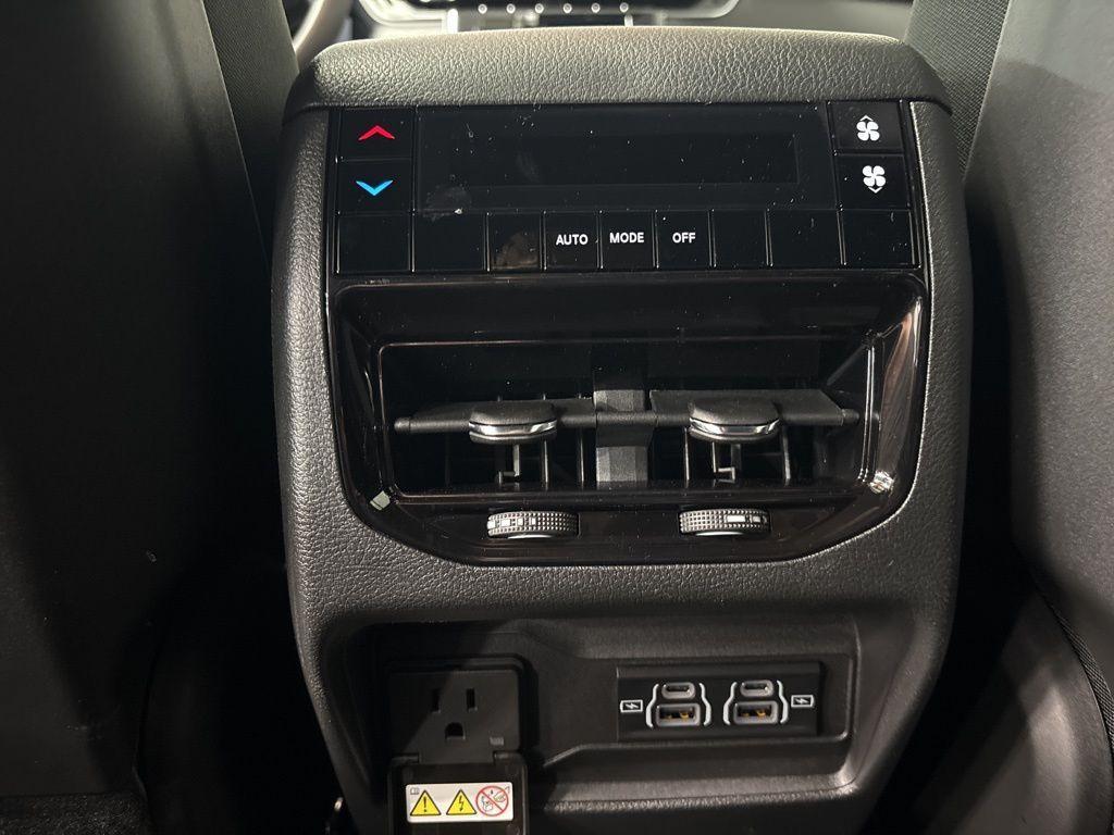 new 2025 Jeep Grand Cherokee L car, priced at $49,263