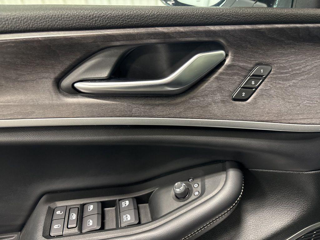 used 2021 Jeep Grand Cherokee L car, priced at $28,479