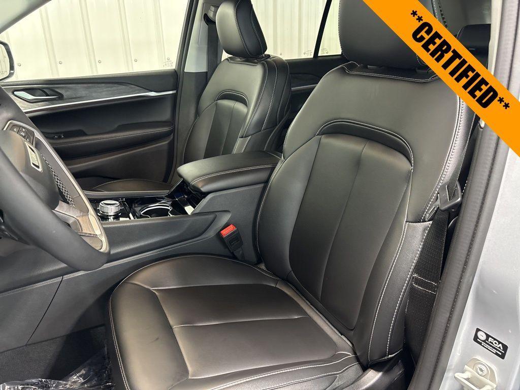 used 2023 Jeep Grand Cherokee car, priced at $35,999
