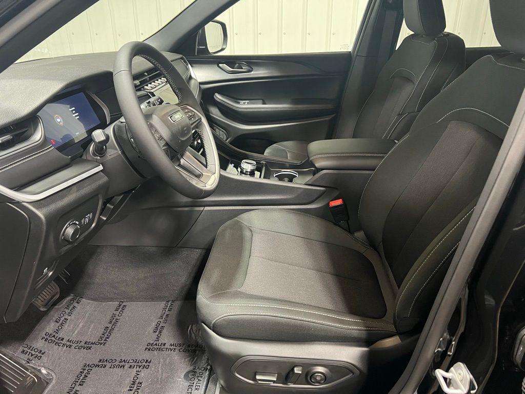 new 2025 Jeep Grand Cherokee L car, priced at $43,925