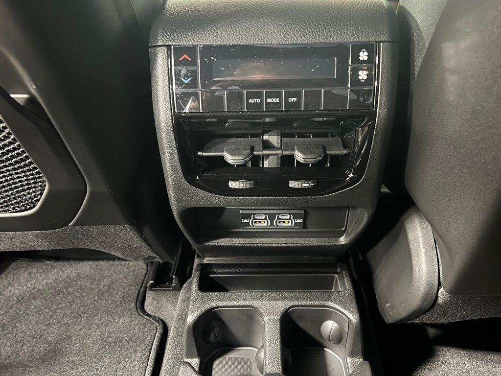 new 2025 Jeep Grand Cherokee L car, priced at $43,925