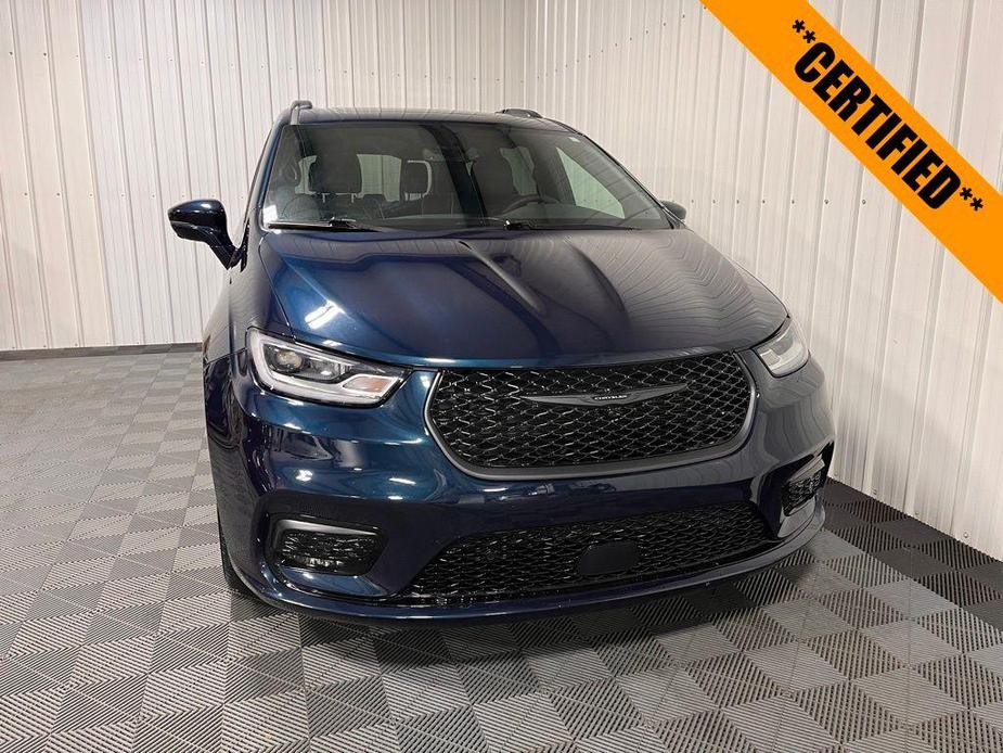 used 2022 Chrysler Pacifica car, priced at $35,999