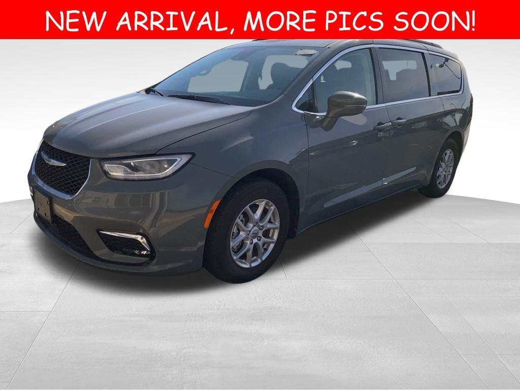 used 2022 Chrysler Pacifica car, priced at $26,999