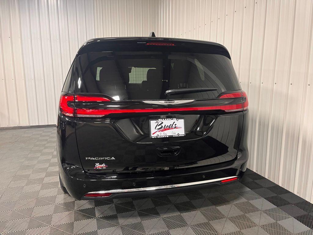 new 2025 Chrysler Pacifica car, priced at $45,425