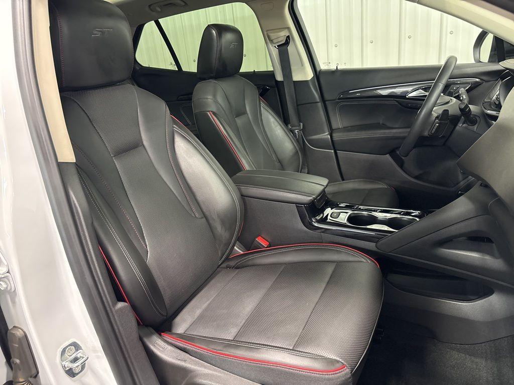 used 2022 Buick Envision car, priced at $27,500