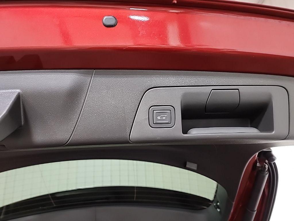 used 2023 Buick Envision car, priced at $31,999