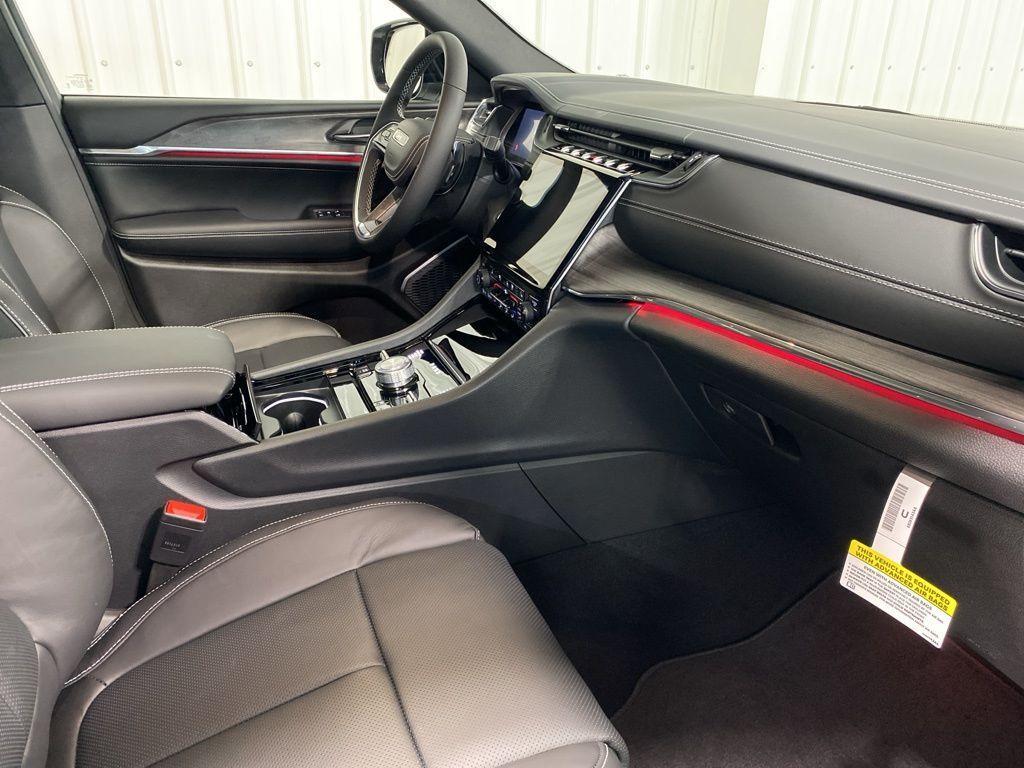 new 2025 Jeep Grand Cherokee L car, priced at $64,353