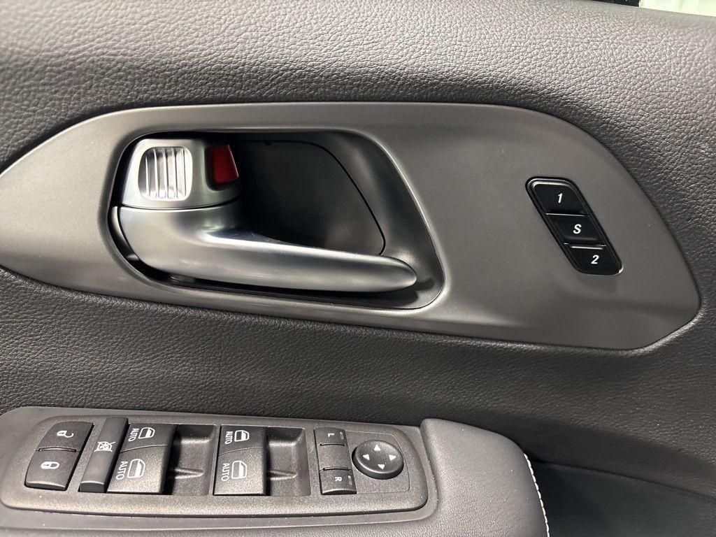new 2026 Chrysler Pacifica car, priced at $45,868