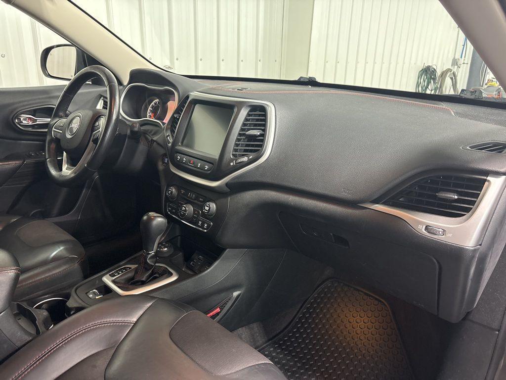 used 2016 Jeep Cherokee car, priced at $11,425