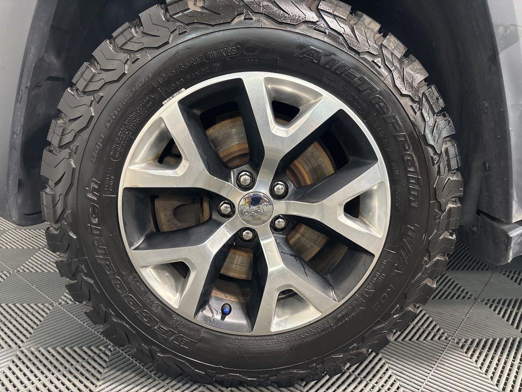used 2016 Jeep Cherokee car, priced at $11,425