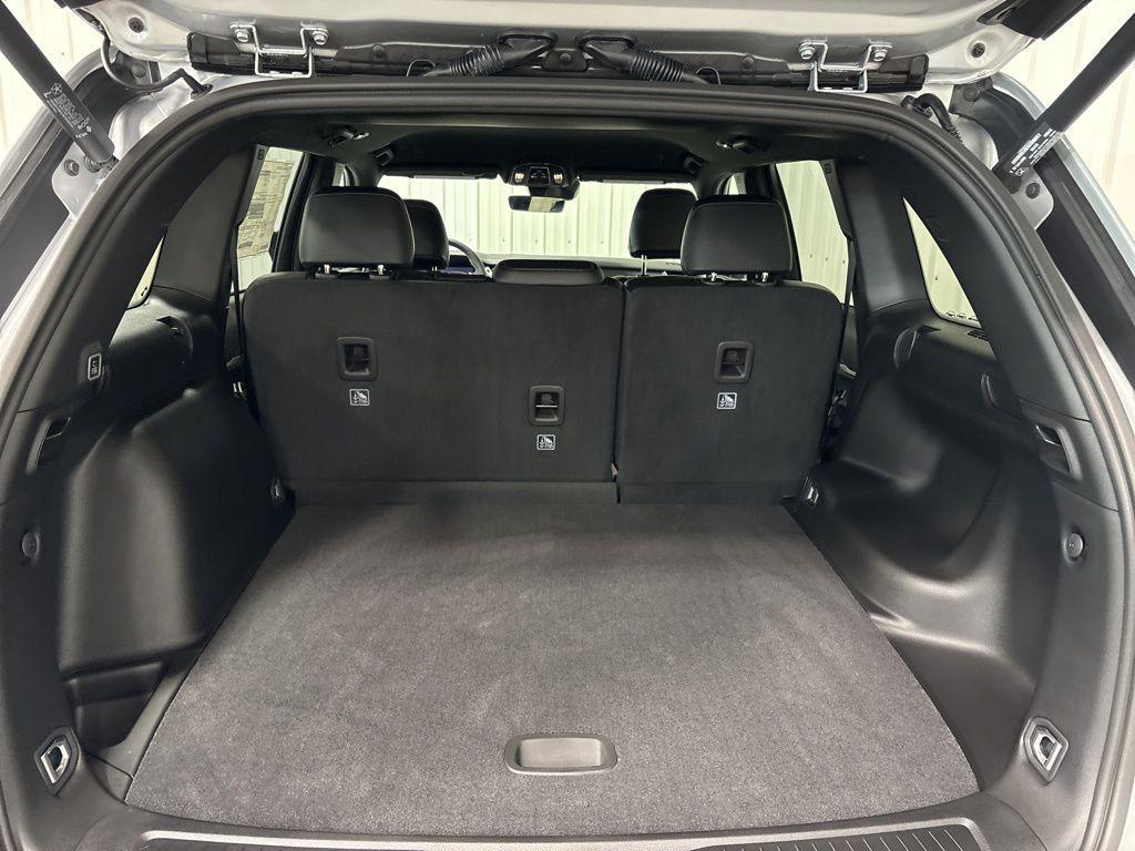 new 2025 Jeep Grand Cherokee car, priced at $47,738