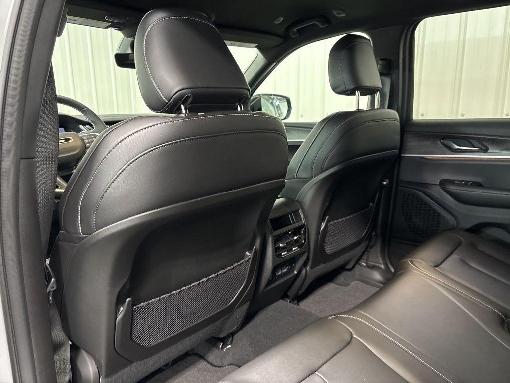 new 2025 Jeep Grand Cherokee car, priced at $47,738