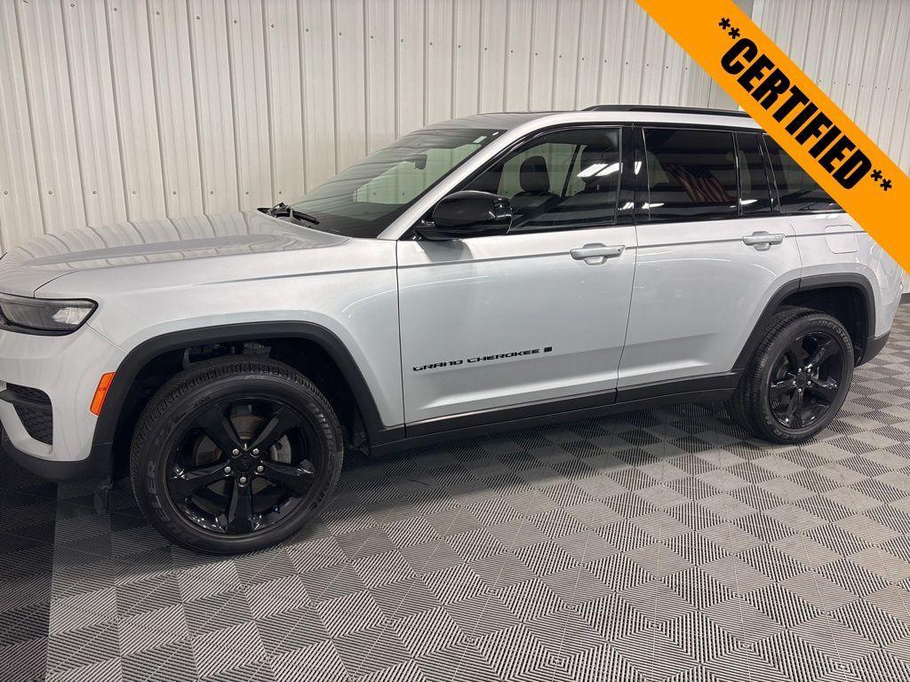 used 2022 Jeep Grand Cherokee car, priced at $32,326
