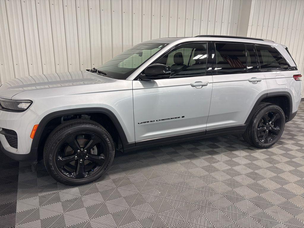 used 2022 Jeep Grand Cherokee car, priced at $30,000