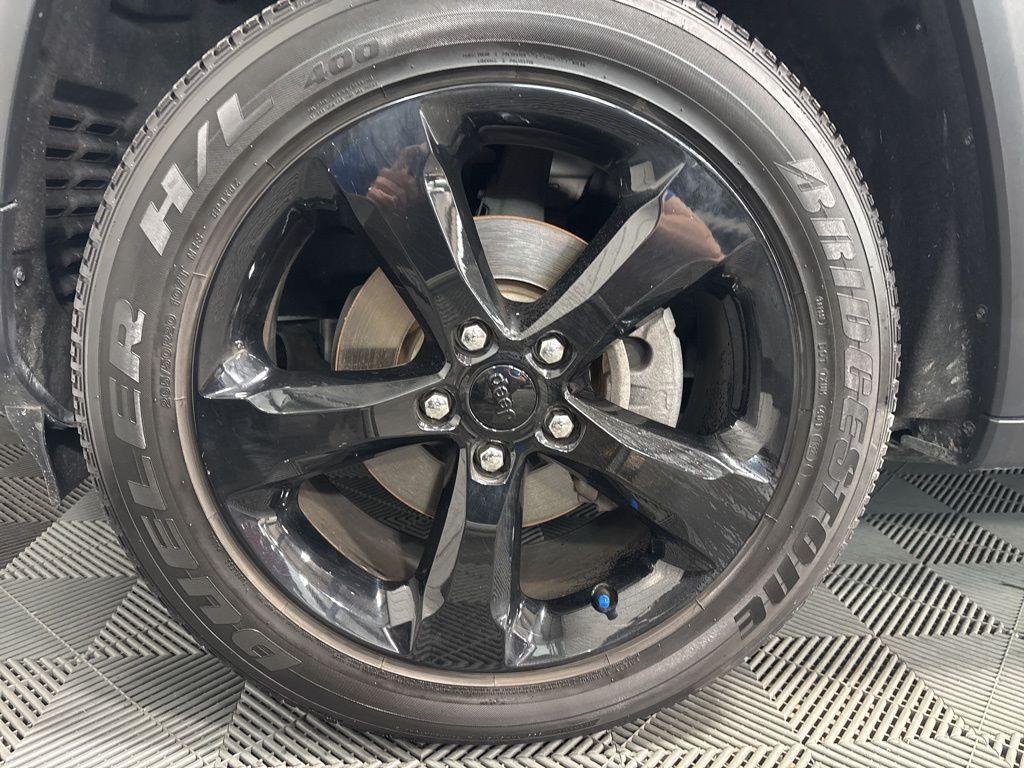 used 2022 Jeep Grand Cherokee car, priced at $30,000