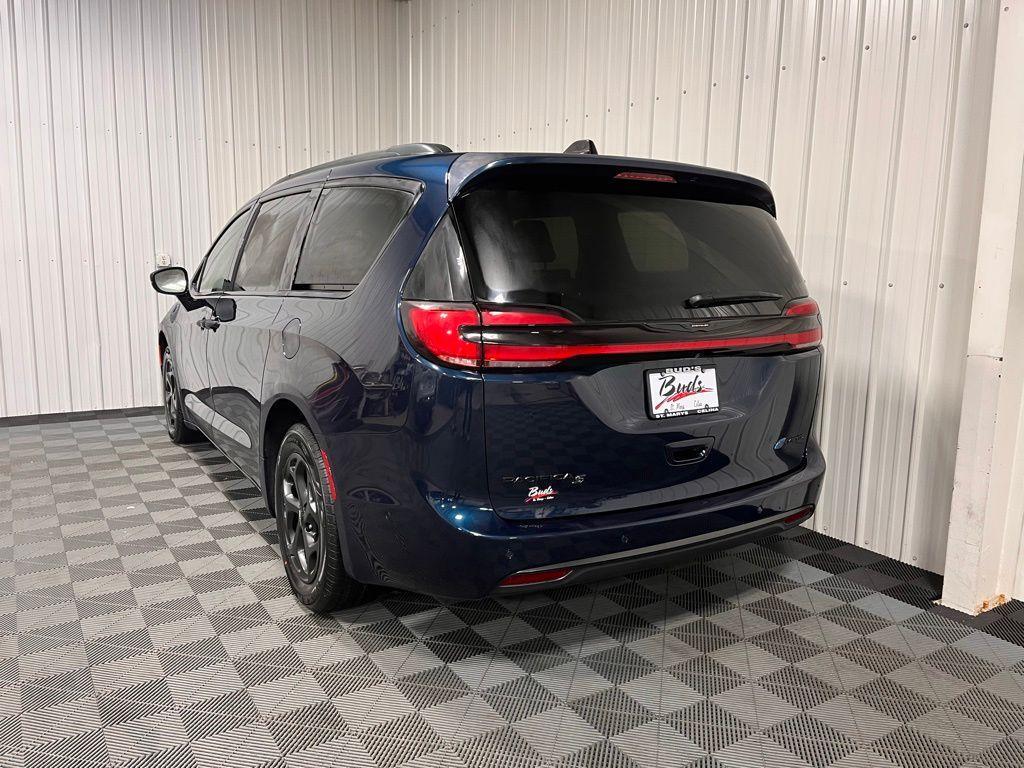 new 2025 Chrysler Pacifica Hybrid car, priced at $60,275