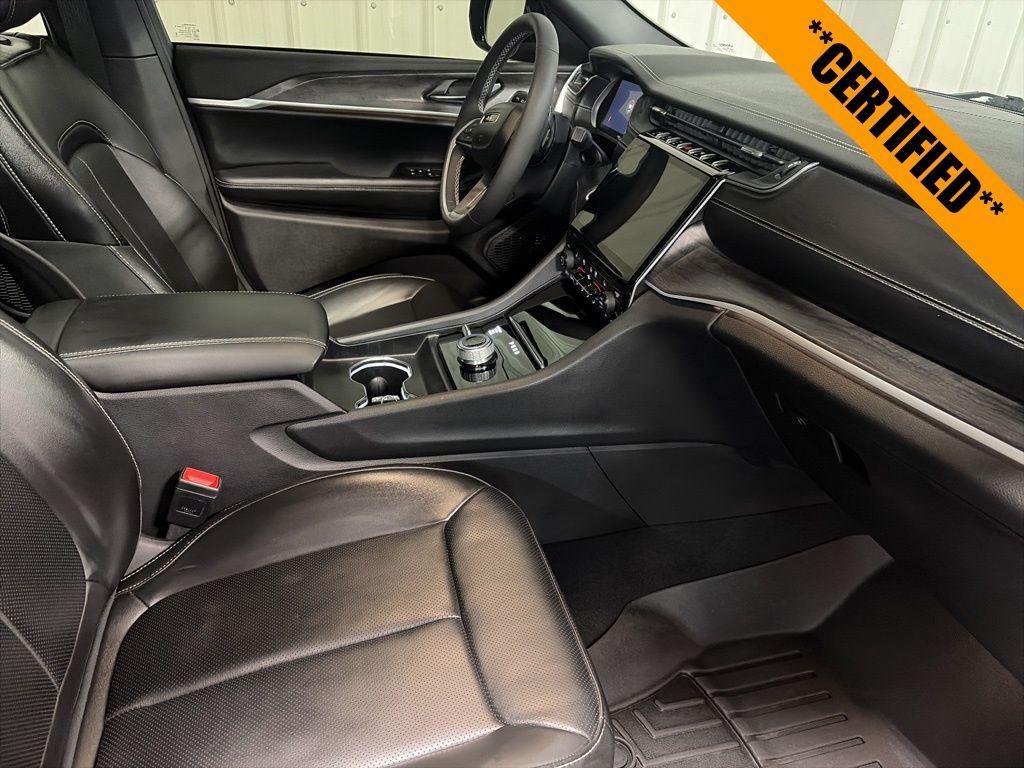 used 2025 Jeep Grand Cherokee car, priced at $43,999