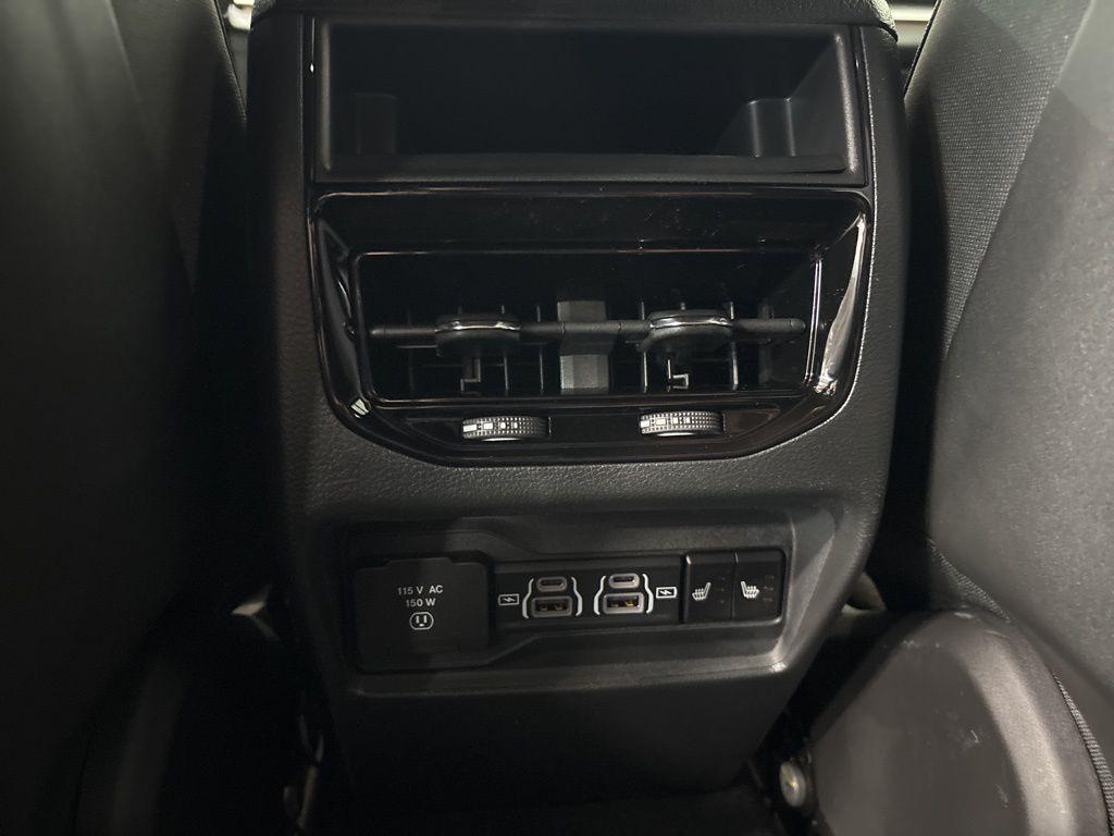 new 2025 Jeep Grand Cherokee car, priced at $49,295