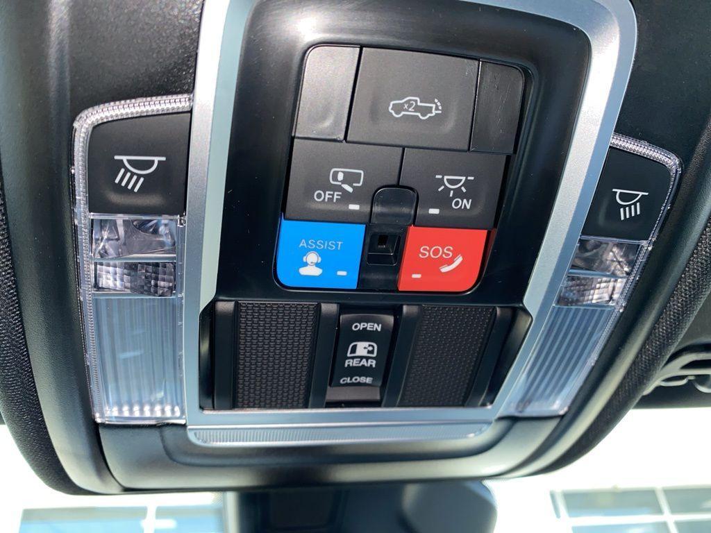 new 2025 Ram 1500 car, priced at $61,985