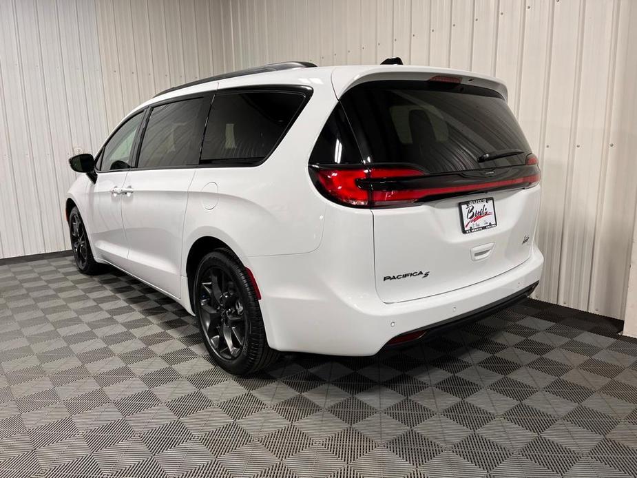 new 2024 Chrysler Pacifica car, priced at $45,500