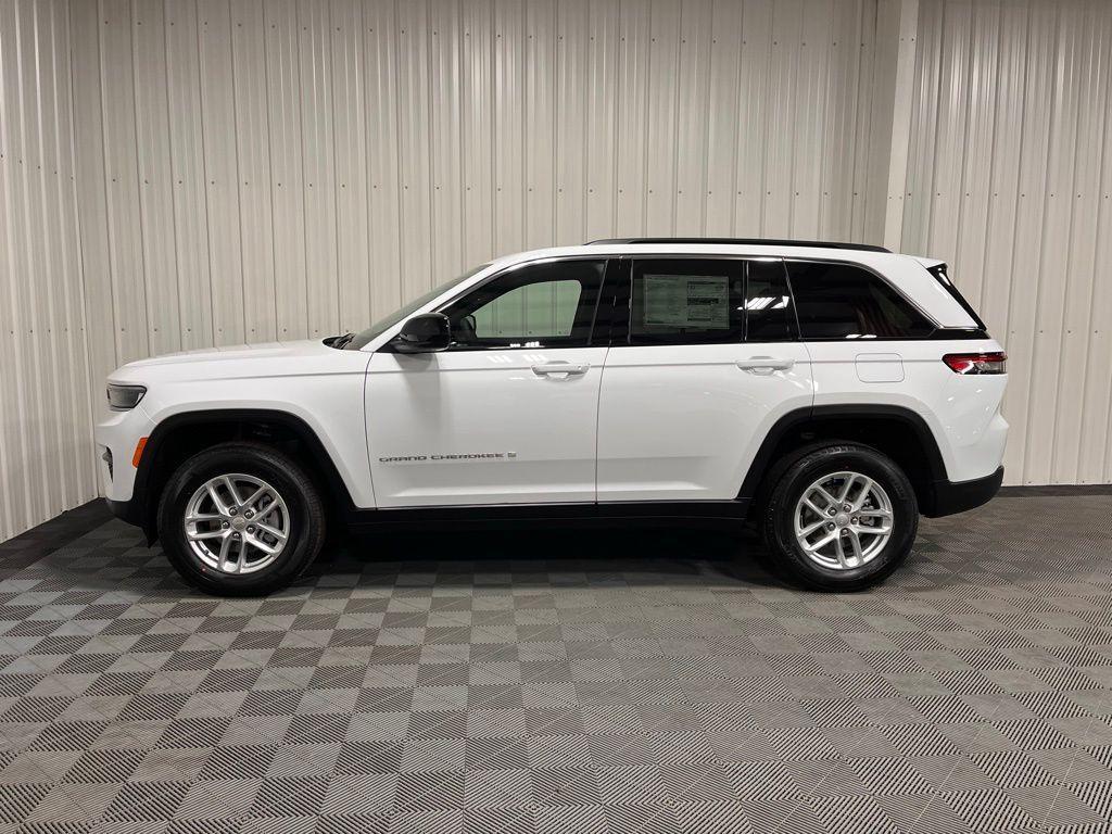 new 2025 Jeep Grand Cherokee car, priced at $42,575