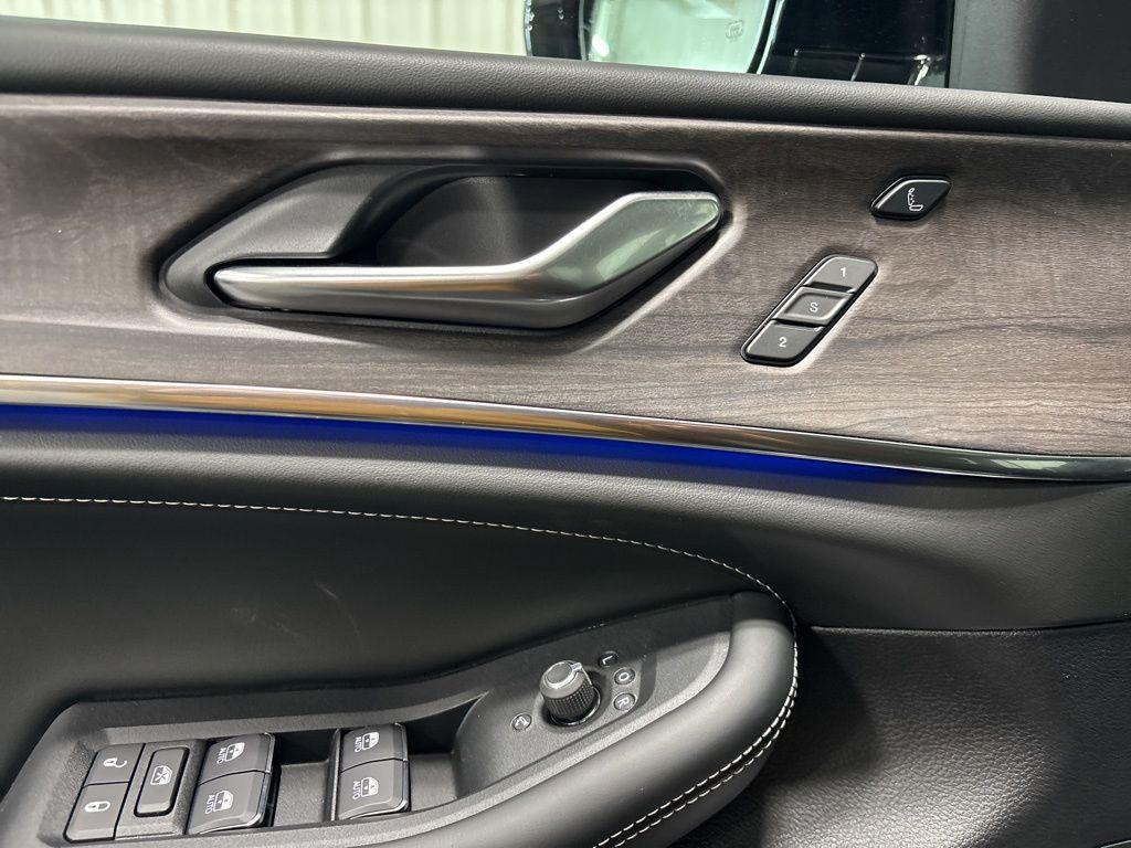 new 2025 Jeep Grand Cherokee car, priced at $62,493