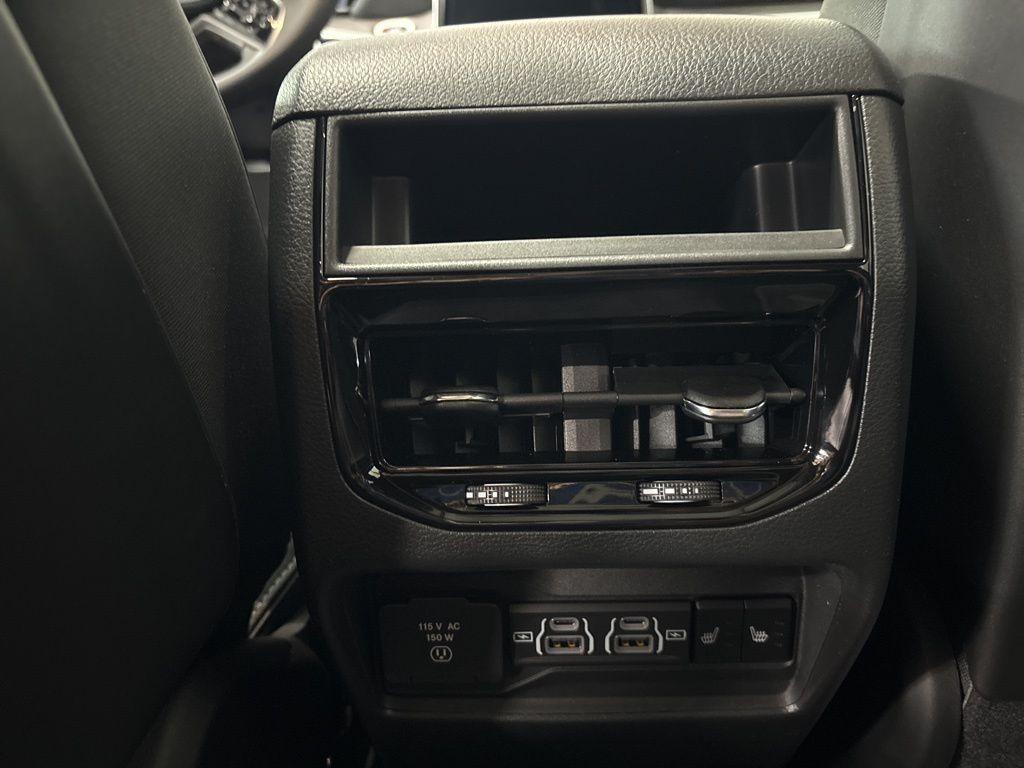 new 2025 Jeep Grand Cherokee car, priced at $62,493