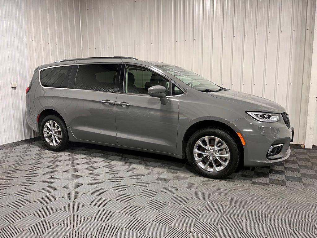 used 2021 Chrysler Pacifica car, priced at $32,669